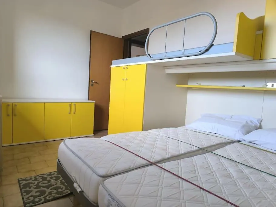 Apartment Galleria 2 Agosto 1980 Yellow N1 Bologna Italy